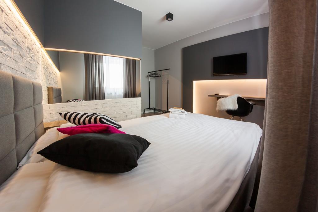 Hotel Oaza Golina  Экстерьер фото